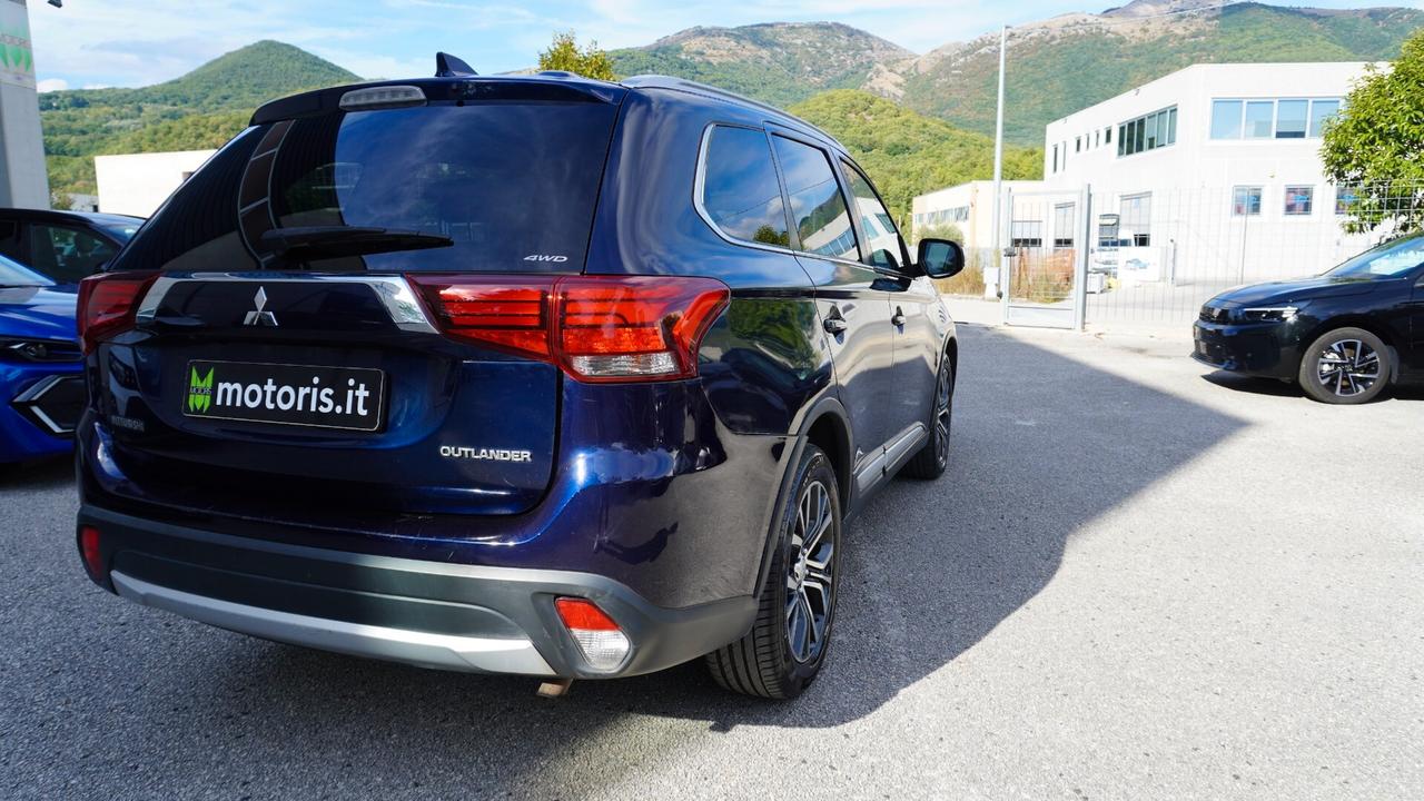 Mitsubishi Outlander 2.2 DI-D 4WD Intense