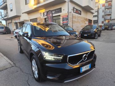 Volvo XC40 2.0 D3 Momentum * Strafull * Pelle * Navi * Garantita 12 Mesi