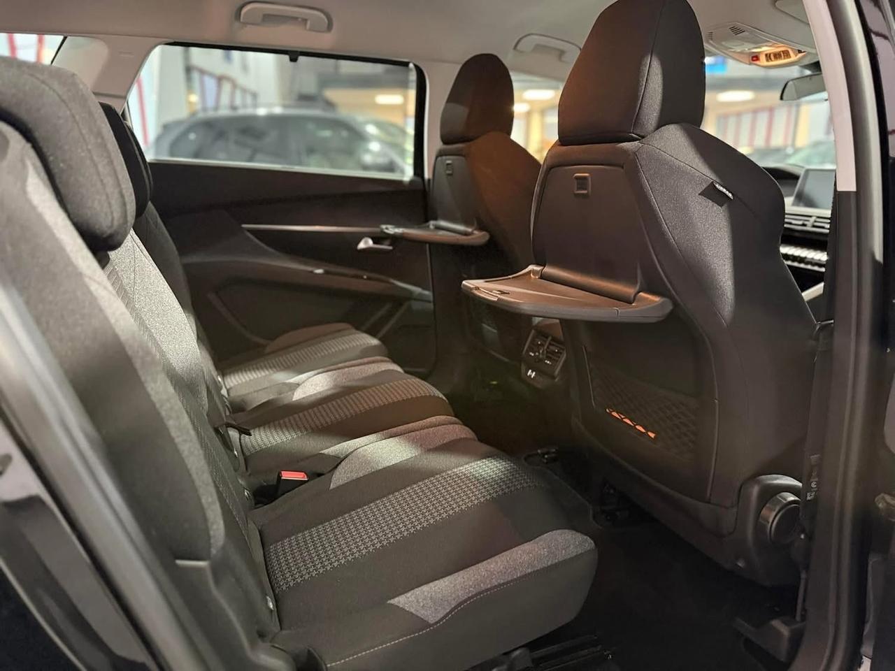 Peugeot 5008 Allure 1.5 BlueHDI 130cv 2021 7Posti