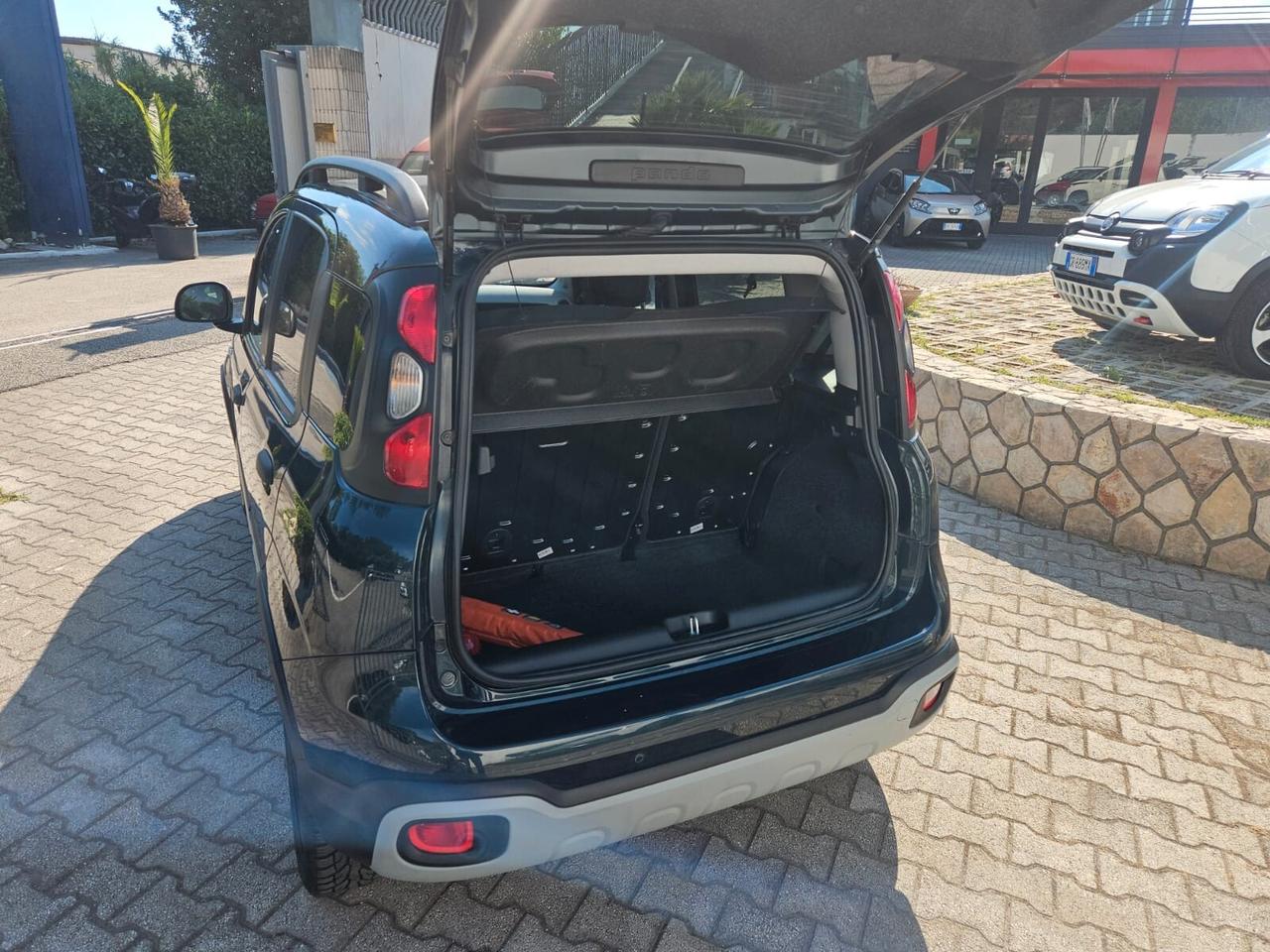 Fiat Panda Cross 1.0 FireFly S&S Hybrid Garmin