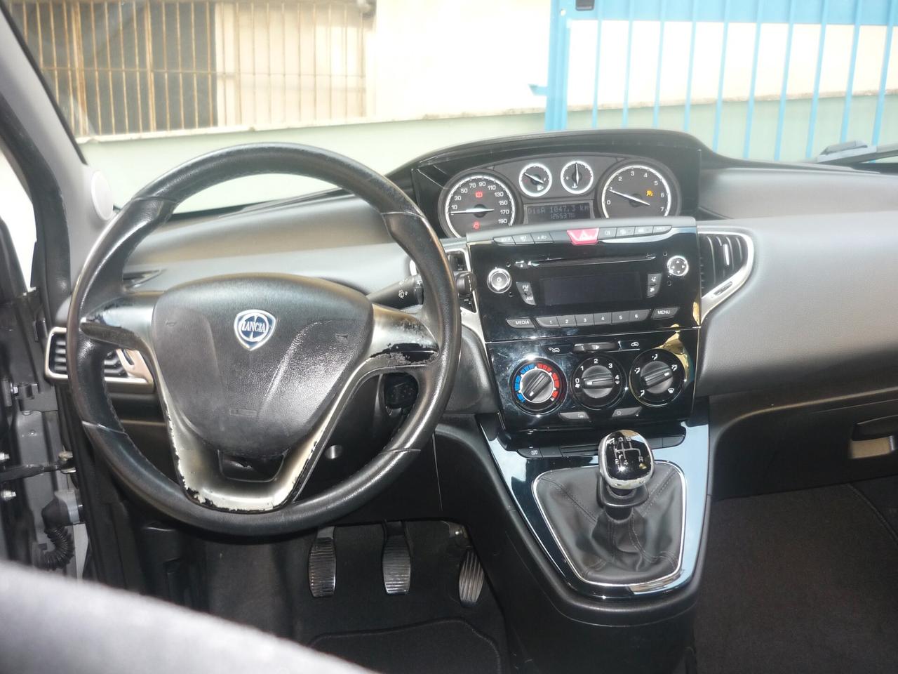 Lancia Ypsilon 1.2 69 CV 5 porte S&S Gold