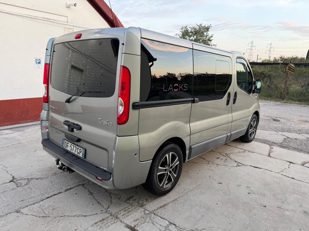 Renault Trafic 2.0 dCi/115 Cv 9 Posti Clima Gancio T.
