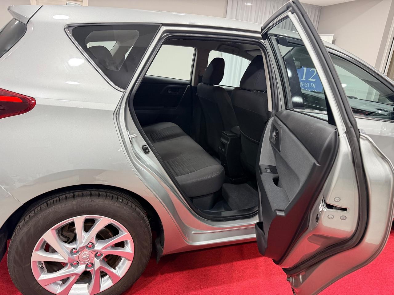 Toyota Auris 1.8 Hybrid Lounge