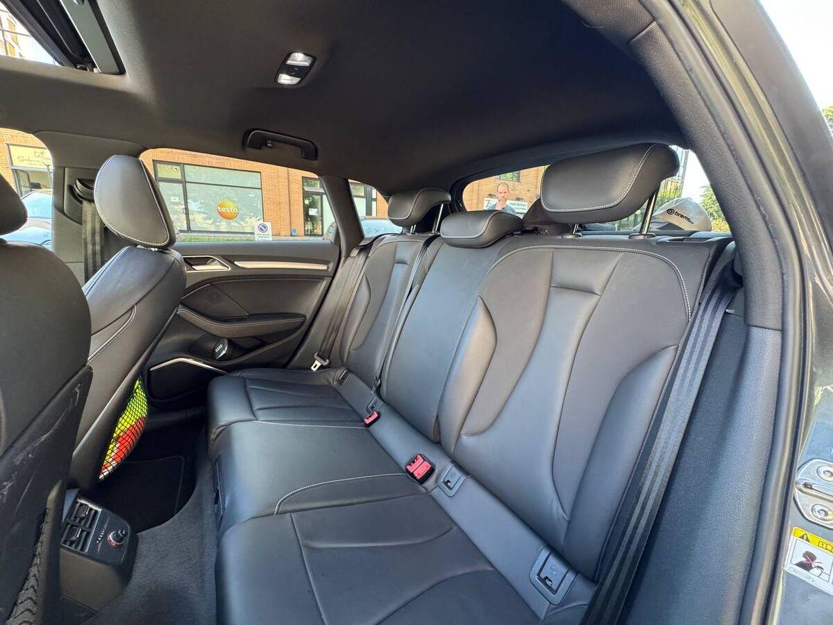 Audi S3 Sportback S3 2.0 tfsi quattro s-tronic