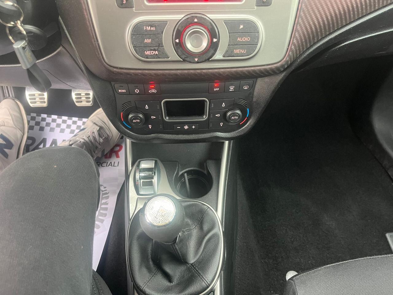 Alfa Romeo MiTo 1.6 JTDDistinctive Sport Pack Unipro 2009