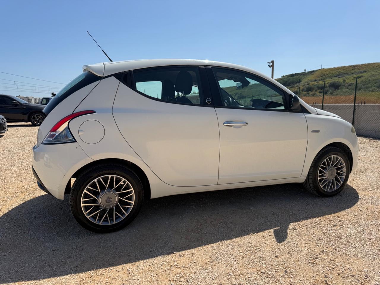 Lancia Ypsilon 1.2 69 CV 5 porte GPL 3.999€