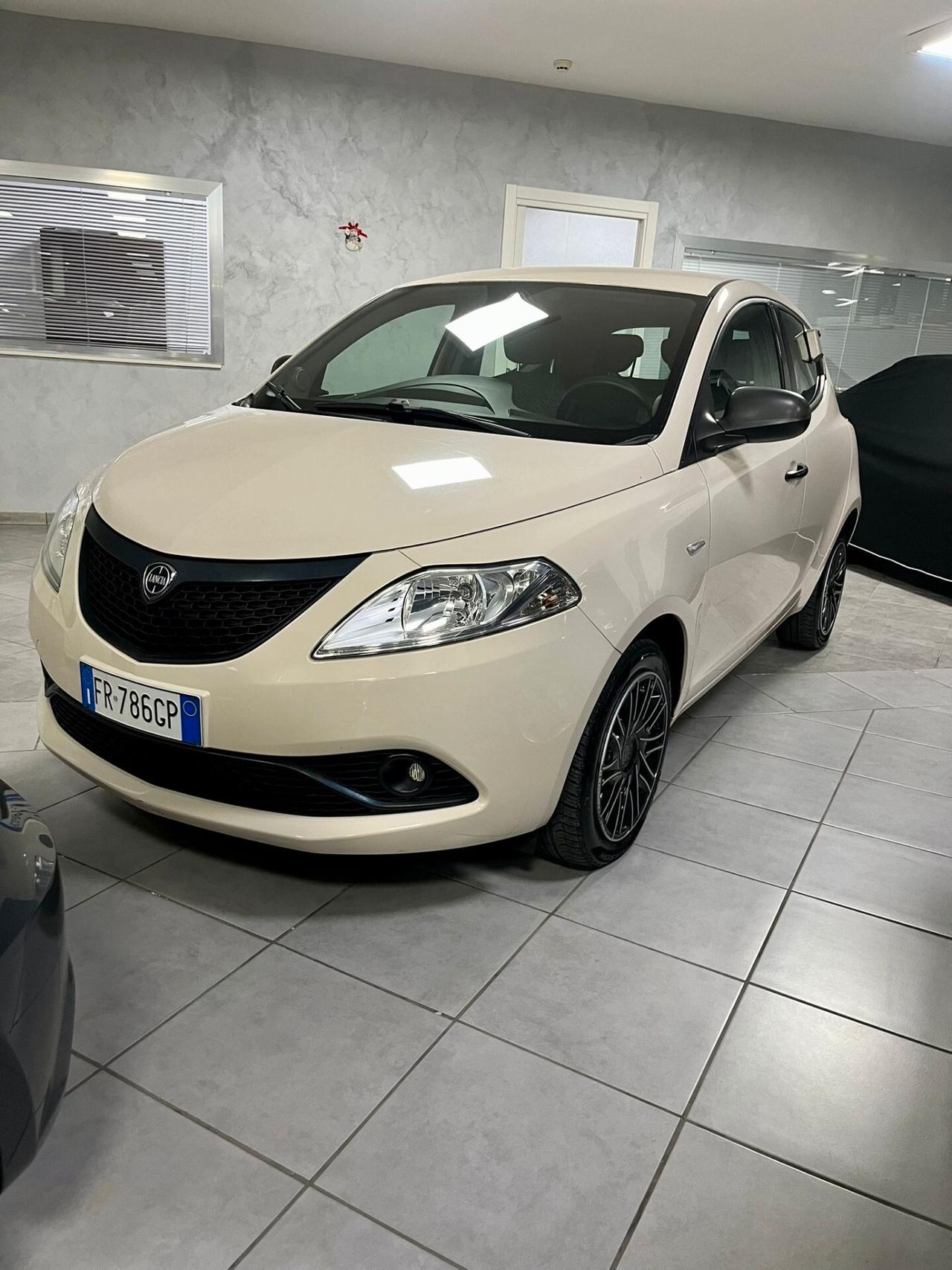 Lancia Ypsilon 1.2 69 CV 5 porte GPL Ecochic Elefantino Blu