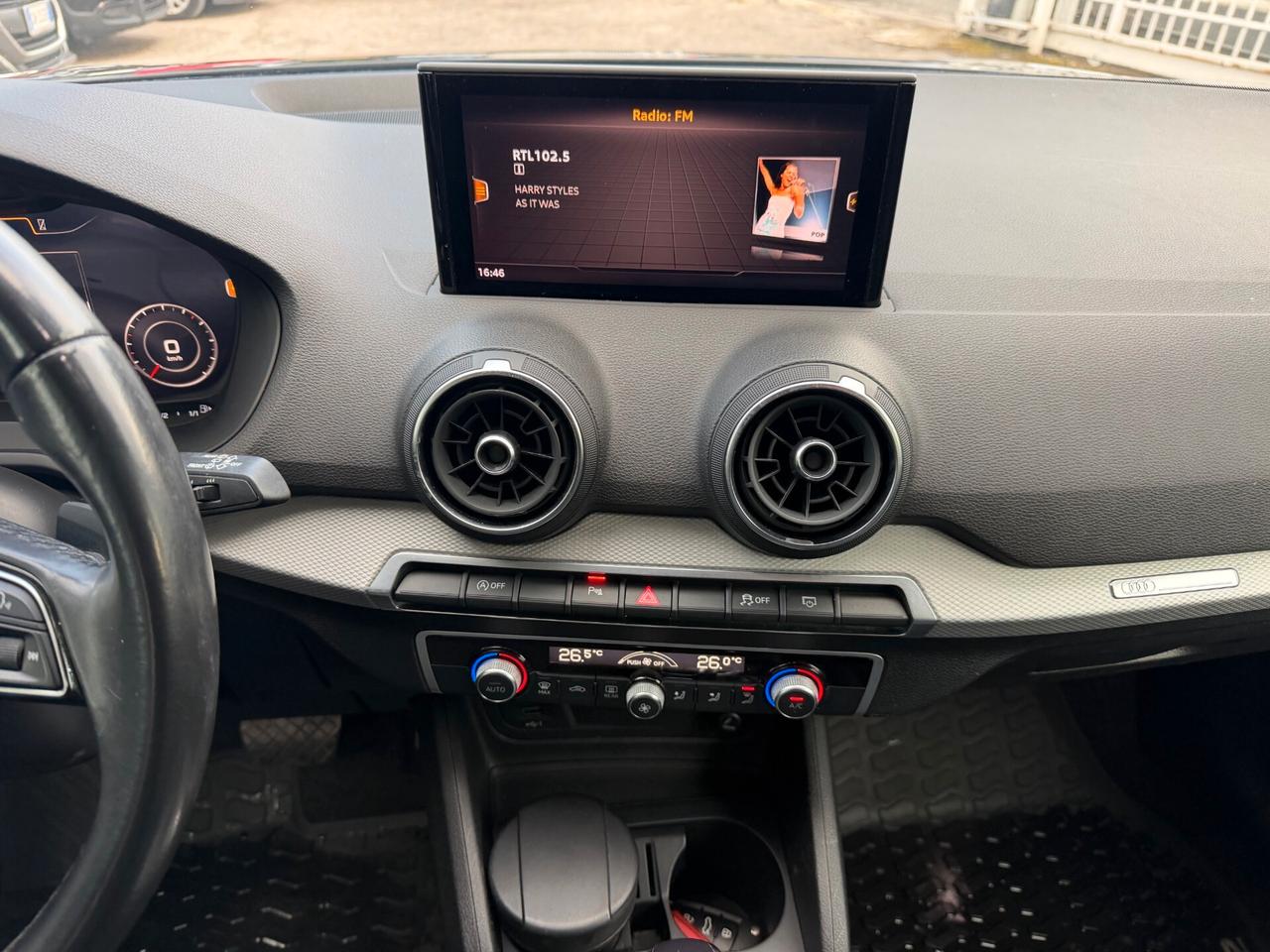 Audi Q2 30 TDI 116CV S-tronic Identity Black