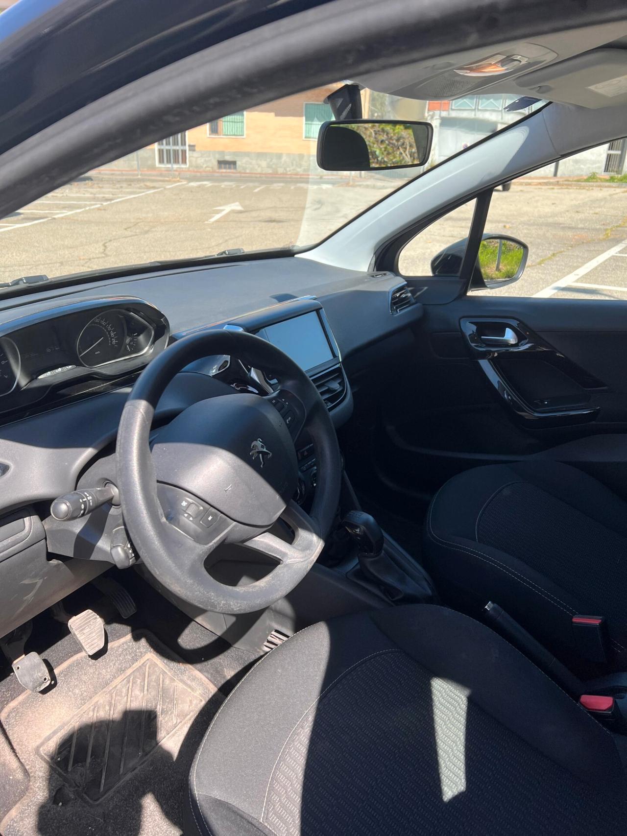 Peugeot 208 PureTech 82 5p. GPL Allure