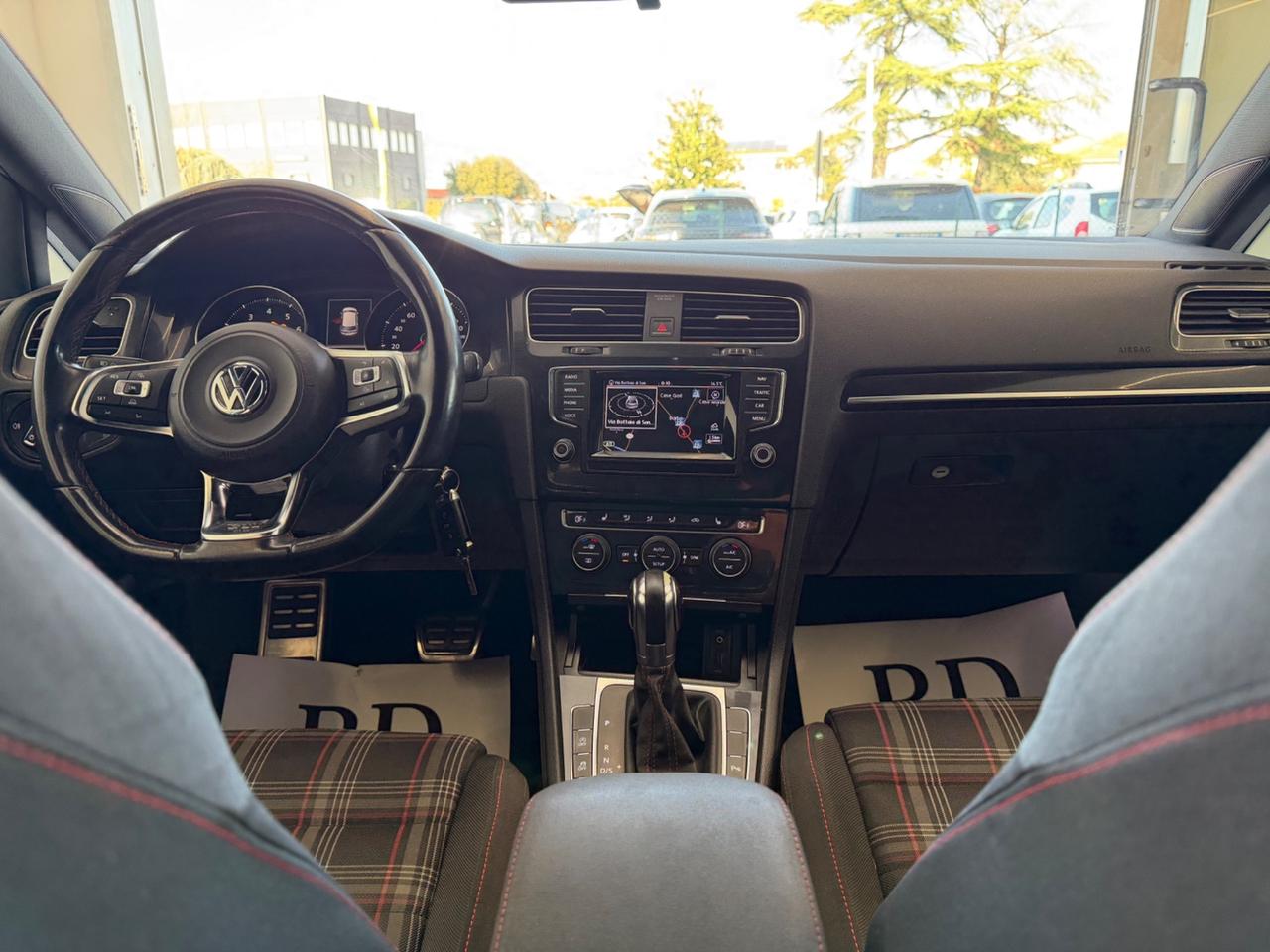 Volkswagen Golf GTI DSG 220CV AUTOMATICA SCARICO SPORTIVO