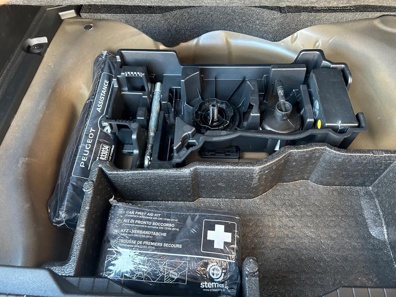 Peugeot 2008 BlueHDi 110 S&S ALLURE PACK