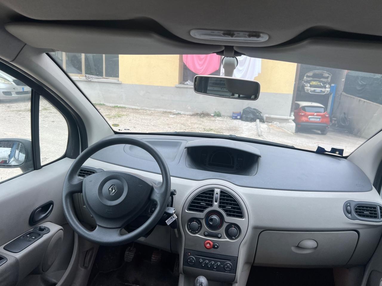 Renault Modus 1.2 16V Saint Tropez