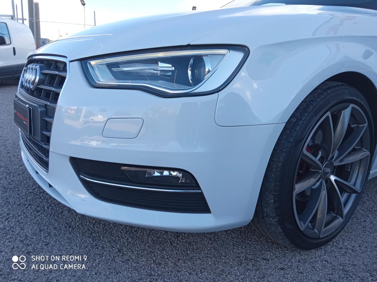 Audi A3 1.6 Tdi 105 CV Ambition allestimento SLine