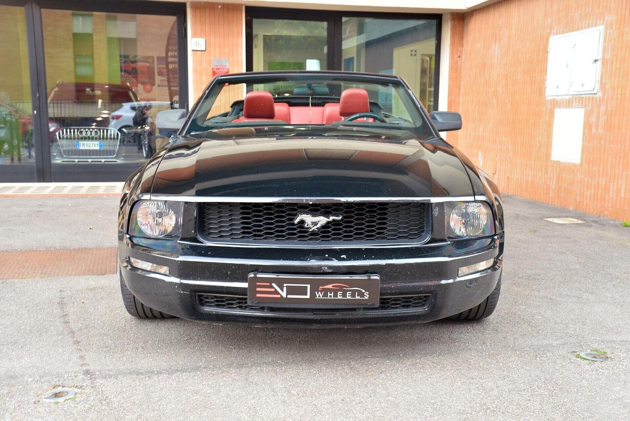 Ford Mustang 4.0 V6 cabrio a Firenze