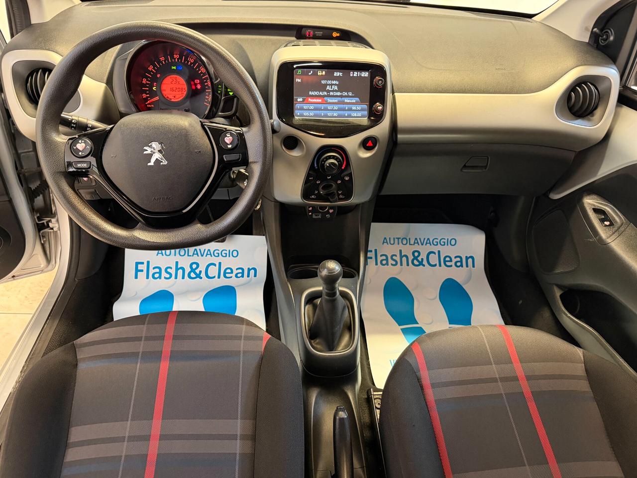 Peugeot 108 5P 1.0 68 CV Allure FULL OPT FRIZIONE NEOPATENTATI TAGLIANDATA