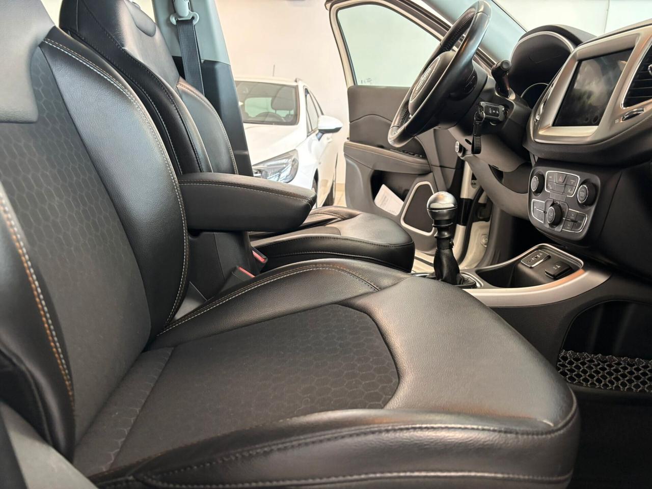 Jeep Compass BUSINESS 1.4 MultiAir 2WD 6mt LONGITUDE