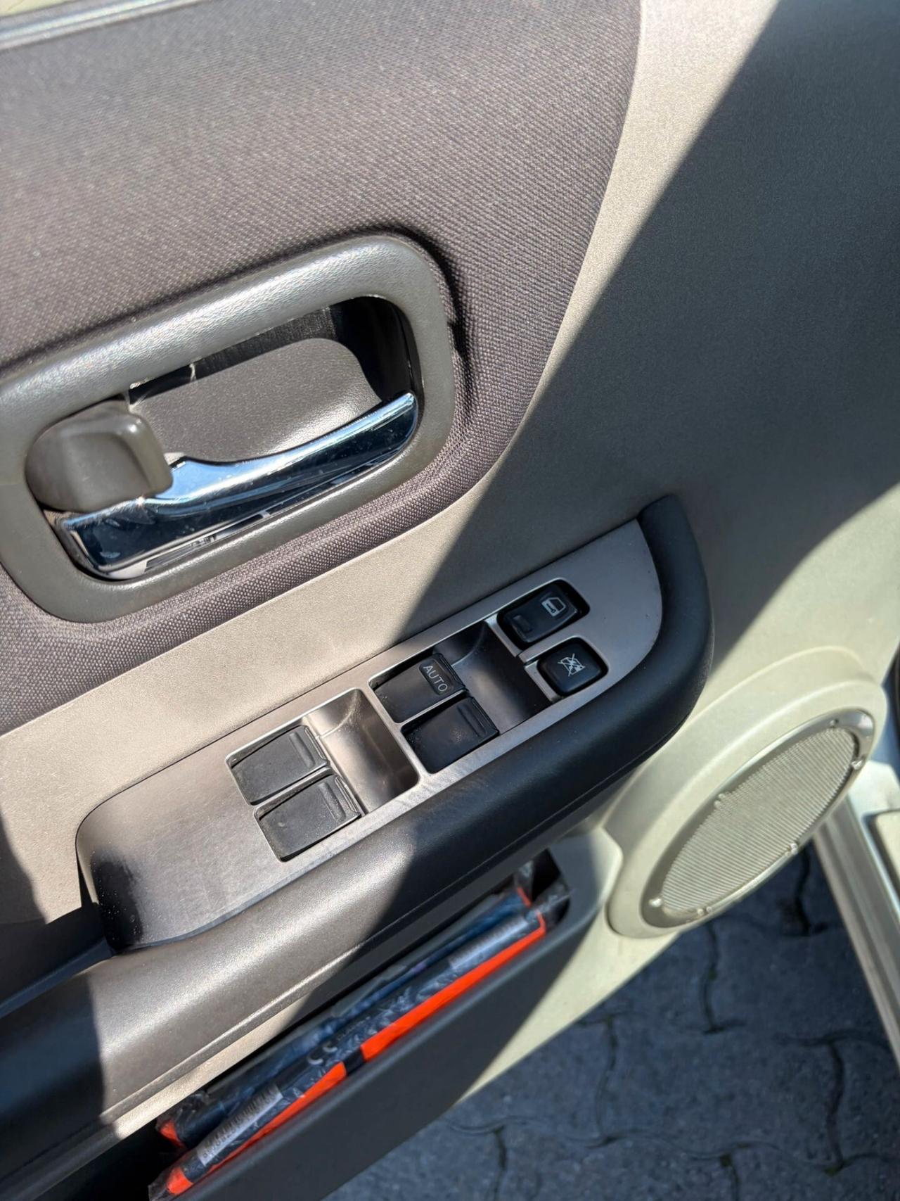 Nissan X-Trail 2.2 dCi Elegance