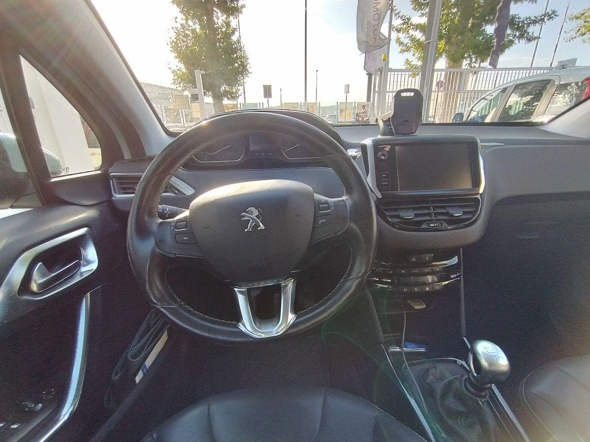 PEUGEOT - 2008 - BlueHDi 120 S&S Allure