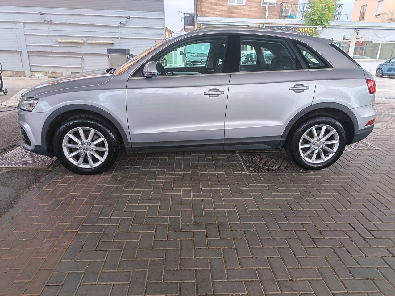 Audi Q3 2016 2.0 TDI 120 CV Business 12 MESI GARANZIA NAVI EURO6 NEOPATENTATI
