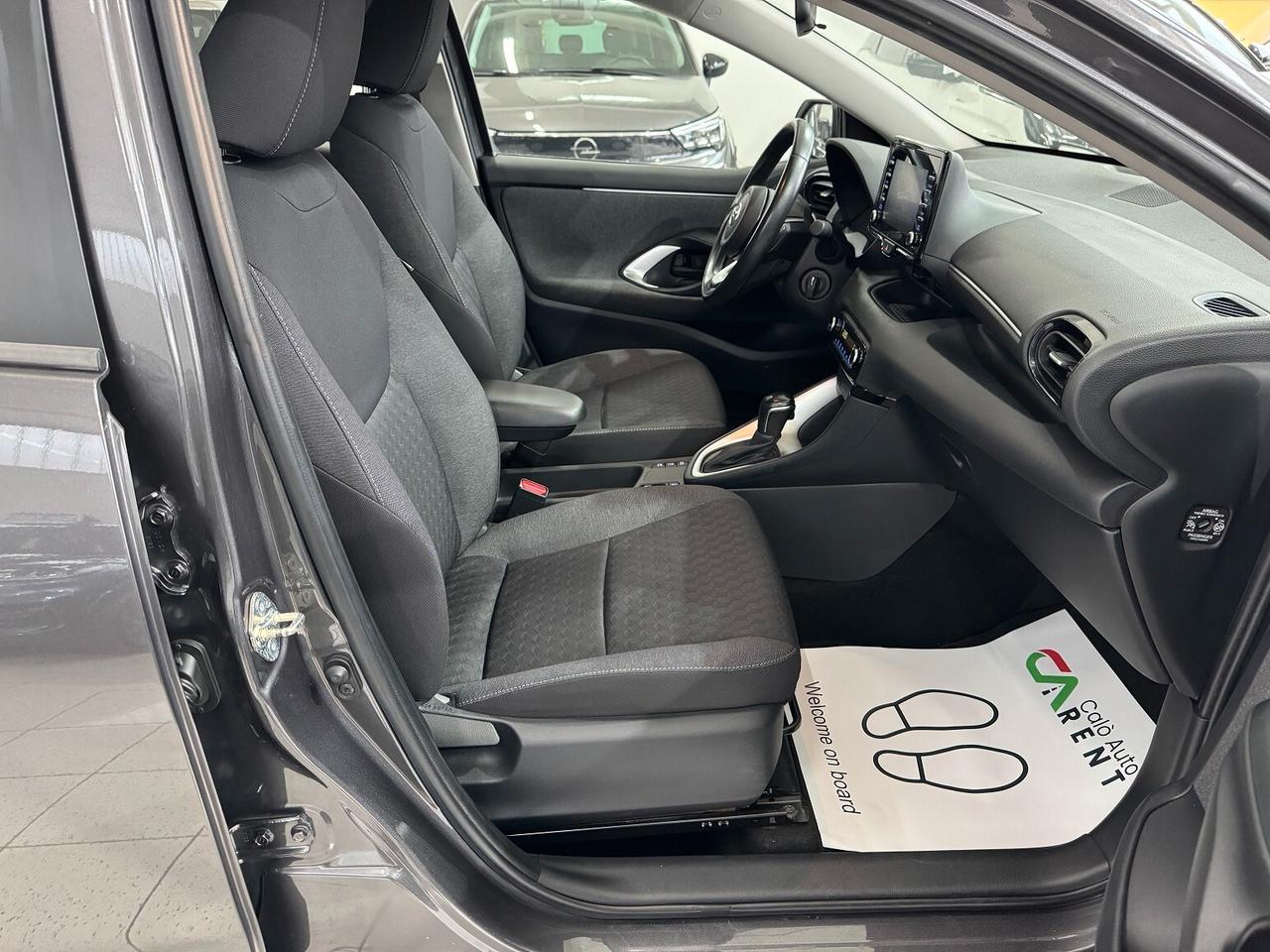 Yaris 1.5Hybrid Busines NAVI TELECAMERA BELLA