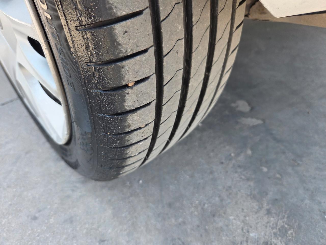 Lancia Ypsilon 1.2 69 CV 5 porte GPL Ecochic Silver