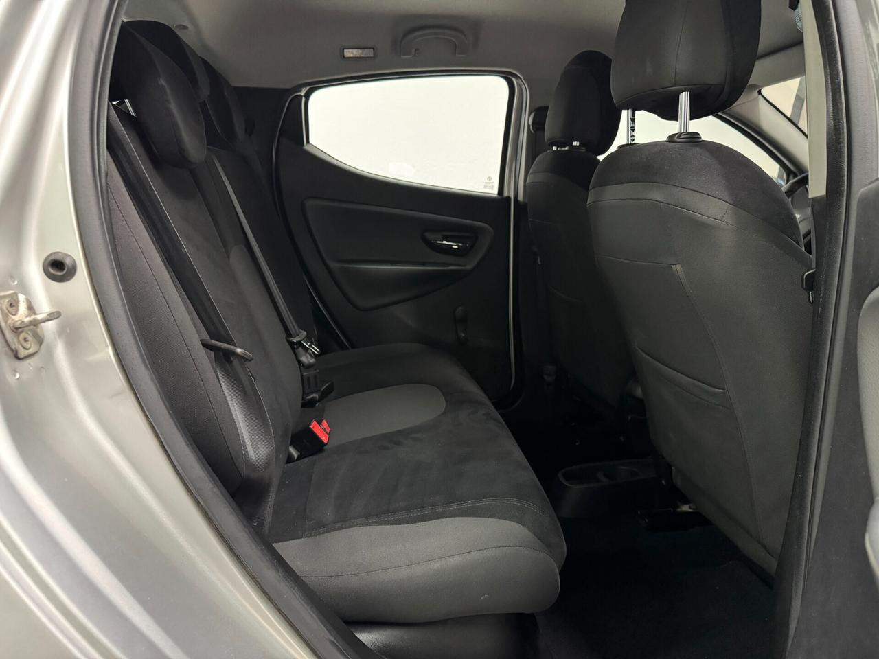 Lancia Ypsilon / 1.2cc 69cv /Benzina/ neopatentati