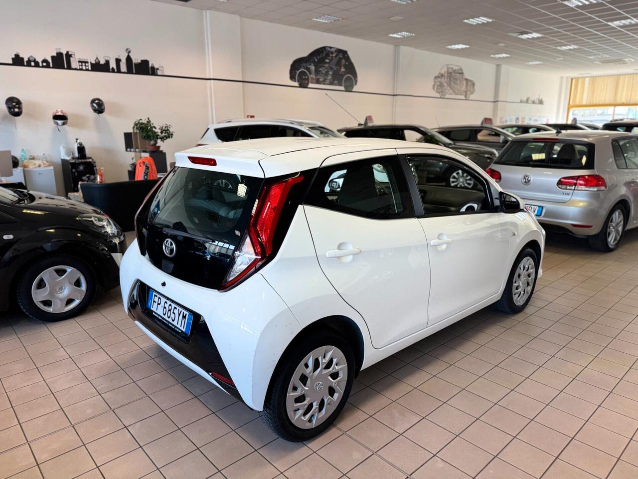 Toyota Aygo 1.0 VVT-i 72 CV 5 porte x-cite