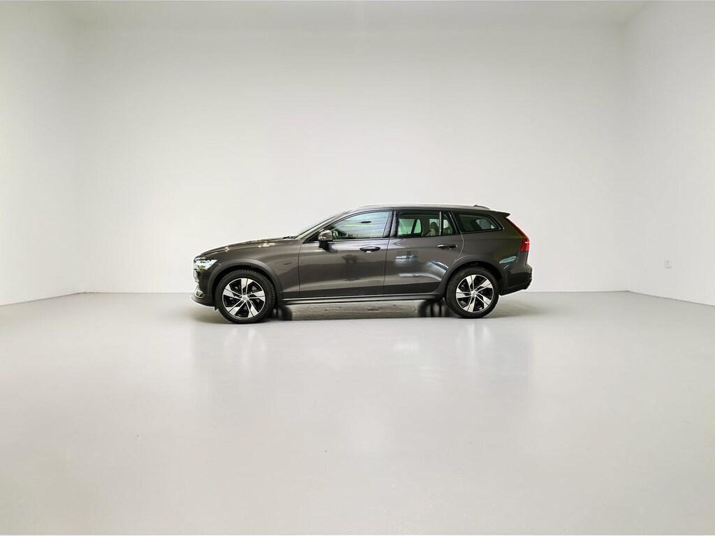 Volvo V60 2.0 B4 Core AWD automatico