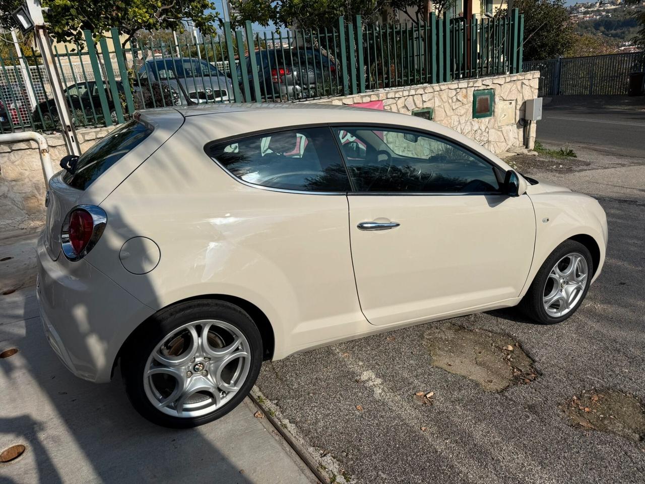 Alfa Romeo MiTo 1.6 JTDm 16V Distinctive Sport Pack