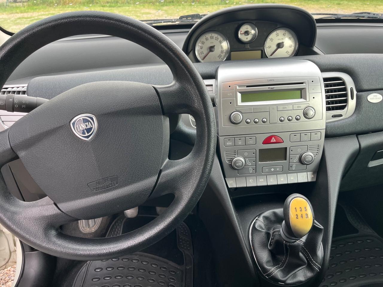 Lancia Ypsilon 1.2 69 CV