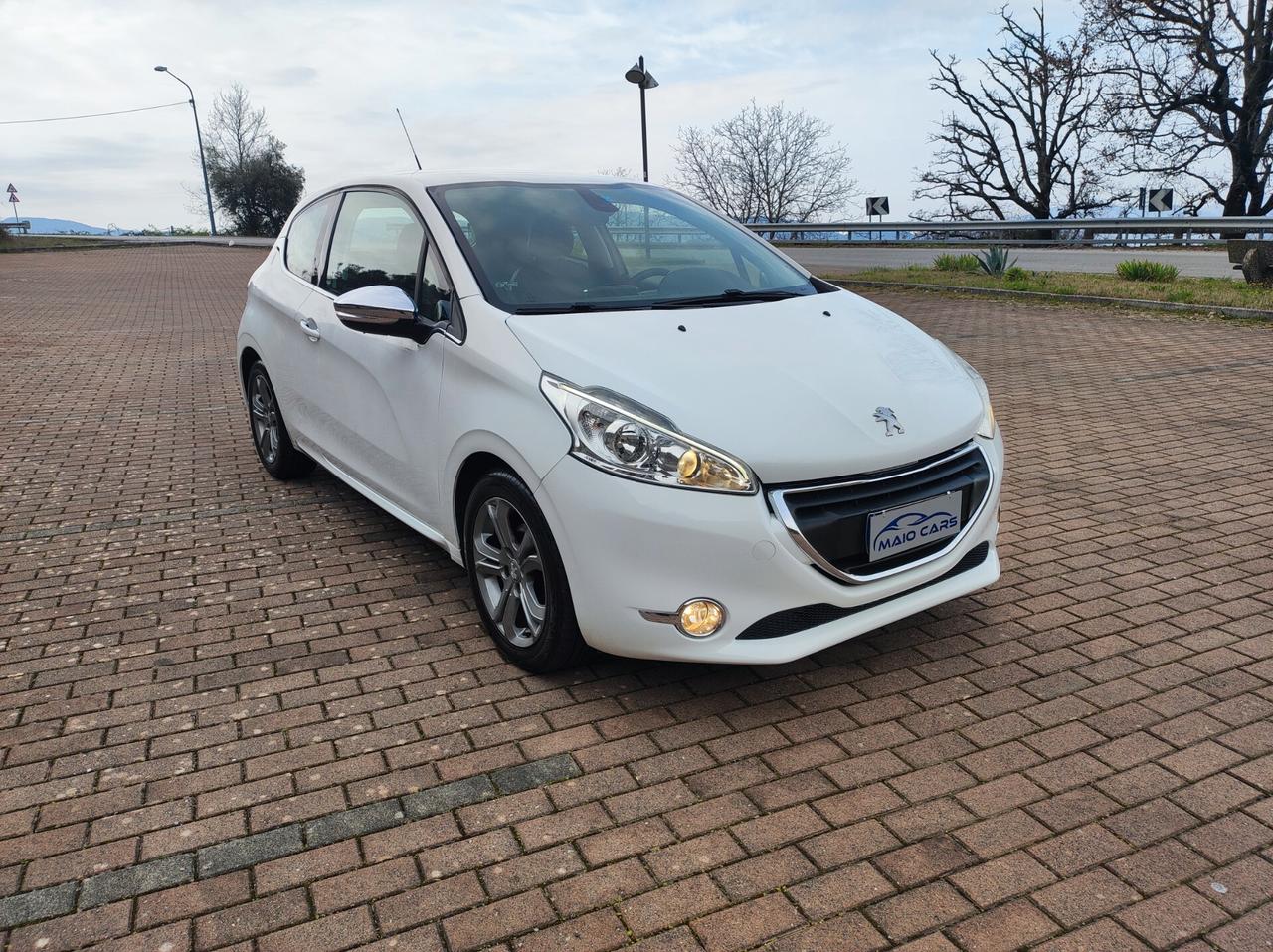 Peugeot 208 1.4 HDi 68 CV 3 porte Allure