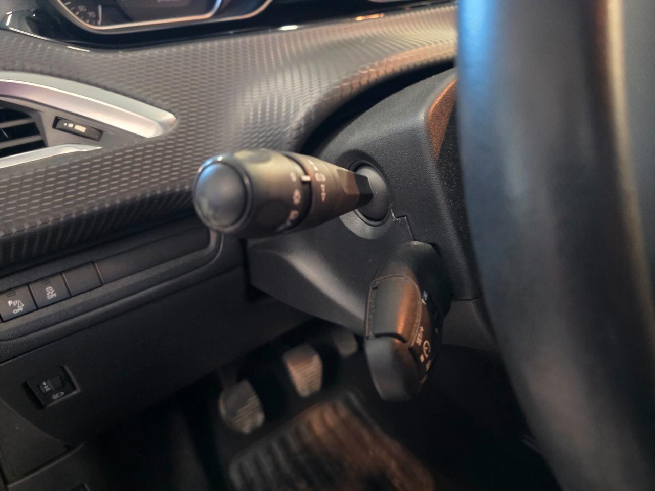 Peugeot 208 PureTech 82 5 porte Allure