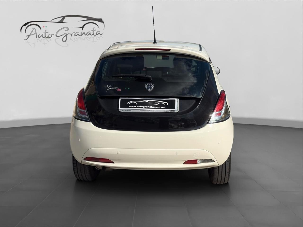 Lancia Ypsilon 1.2 69cv GPL Elefantino Rosa