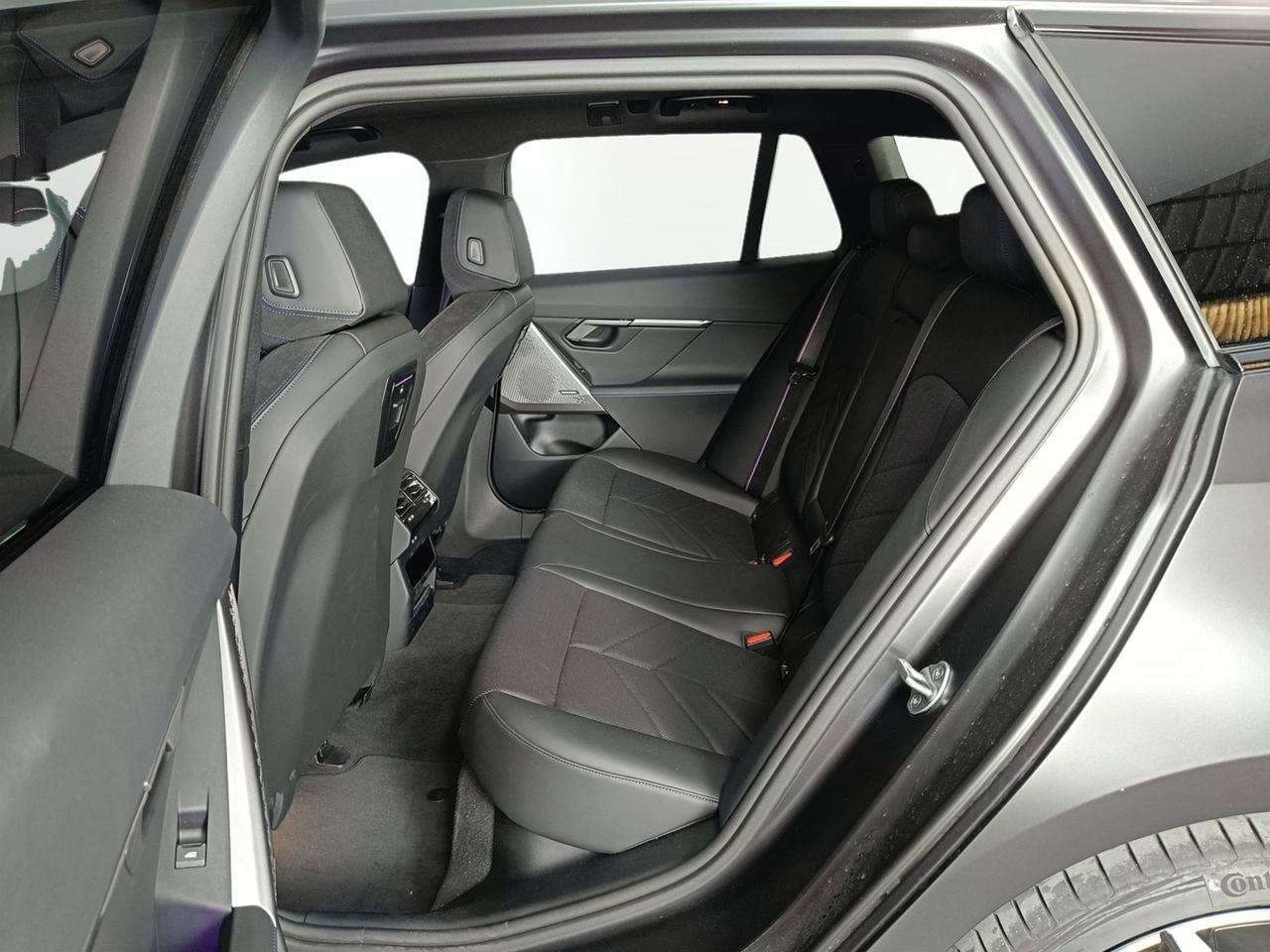 BMW Serie 5 G61 2024 Touring - 520d Touring 48V xdrive MSport Pro auto