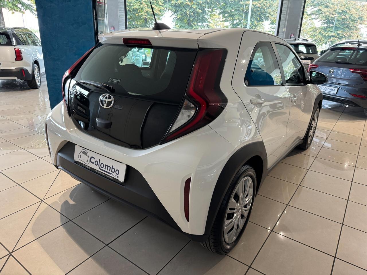 Toyota Aygo X 1.0 Active 72cv App conn Cam 17" (Neopat)