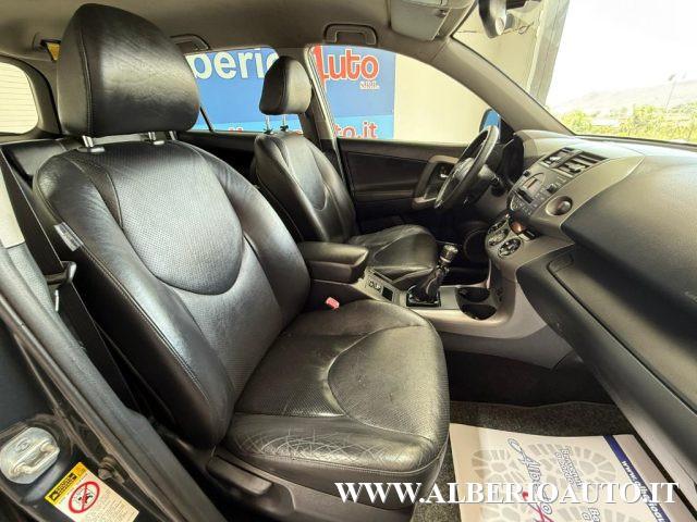 TOYOTA RAV 4 MY23 RAV4 2.2 D-4D 136 CV Luxury