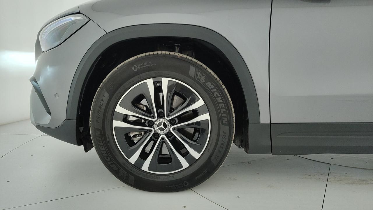 Mercedes-Benz GLA 180 d Advanced auto