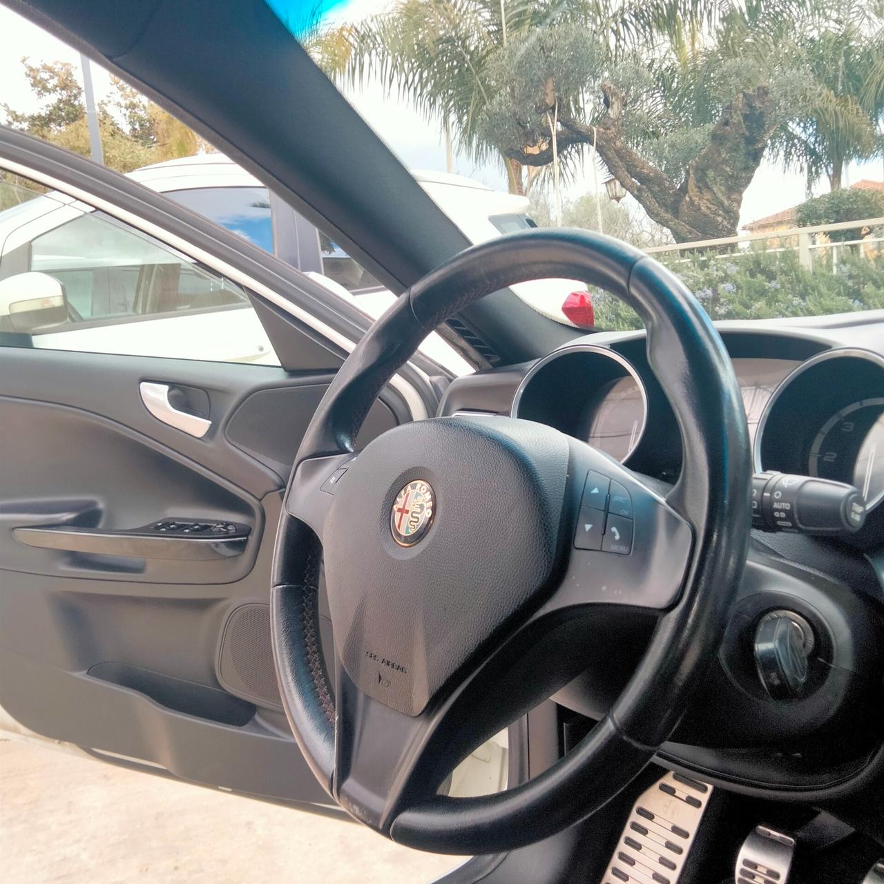 Alfa Romeo Giulietta 1.6 JTDm-2 105 CV Exclusive