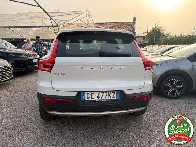 VOLVO XC40 T2 Geartronic Momentum