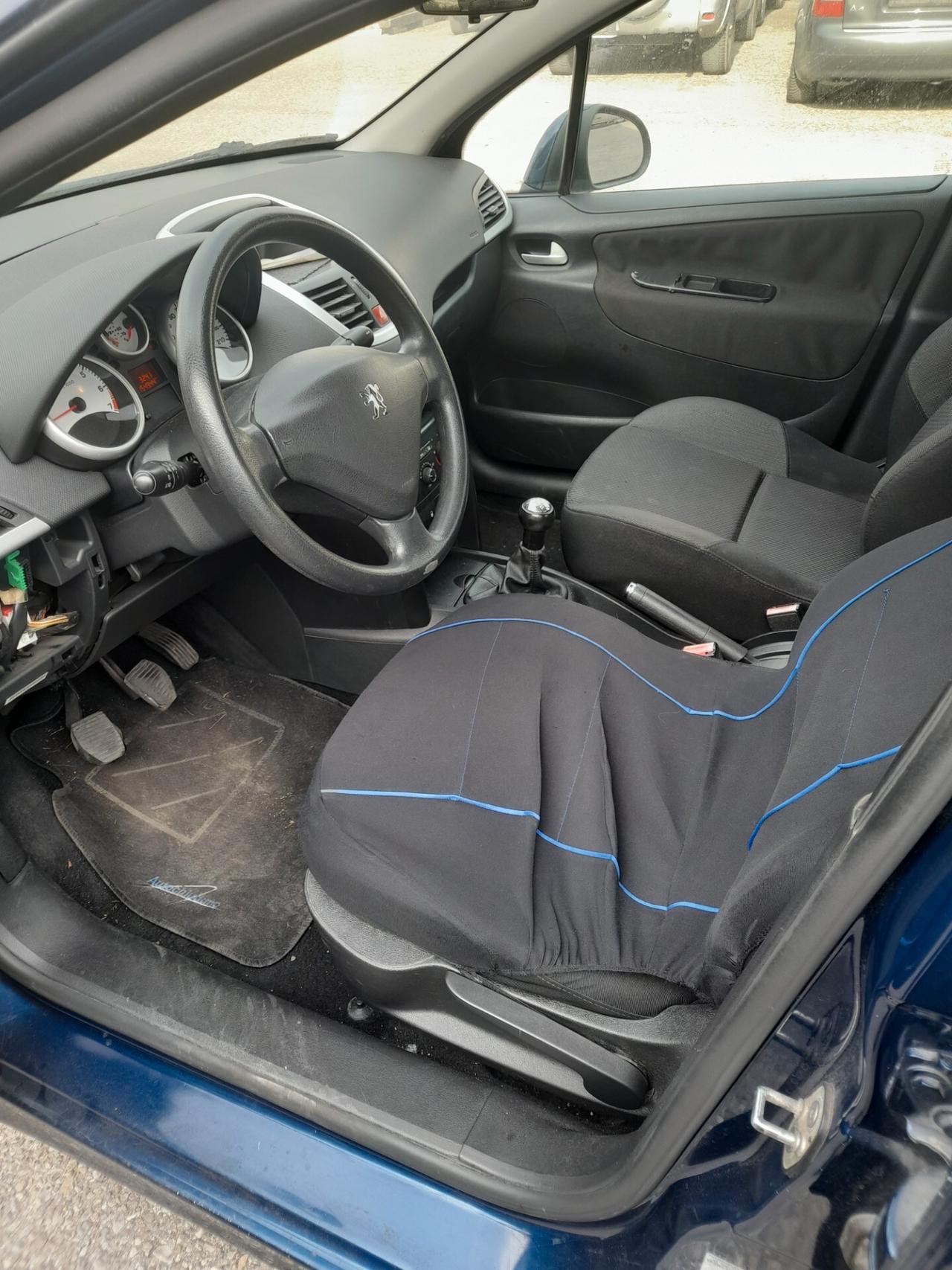 Peugeot 207 1.4 8V 75CV 5p. X Line