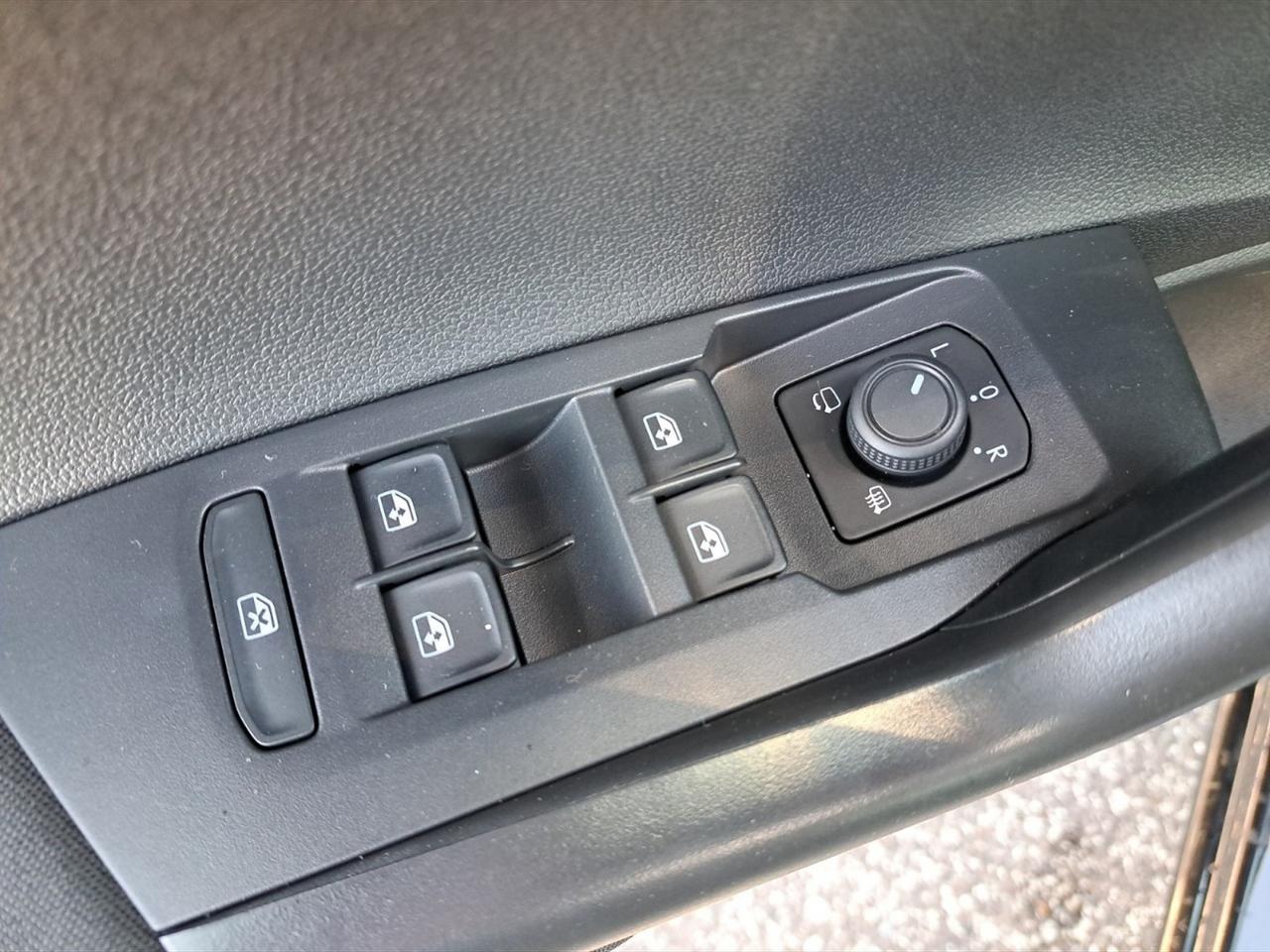 Volkswagen Polo 1.0 tsi life 95cv dsg