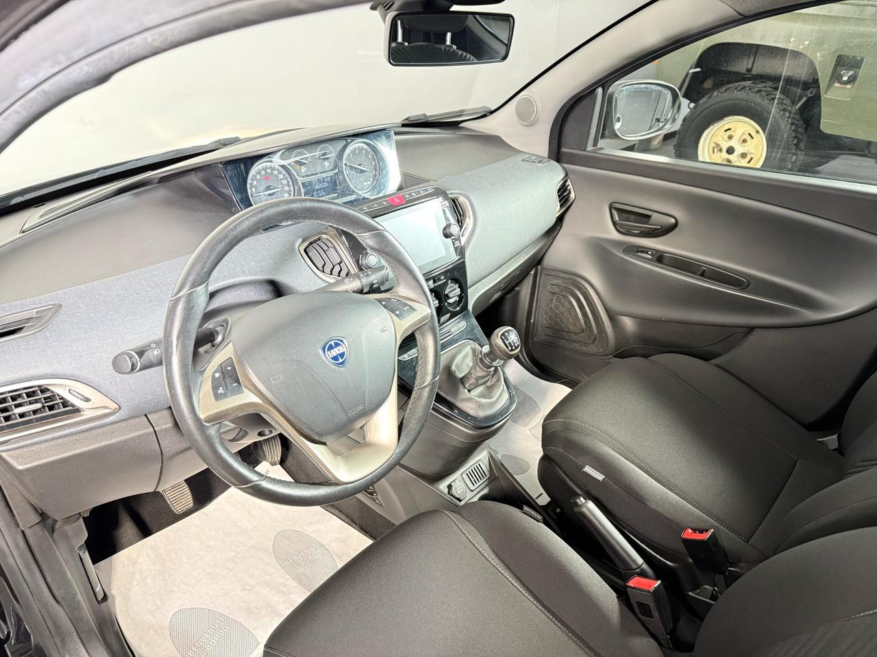 Lancia Ypsilon 1.0 FireFly 5 porte S&S Hybrid Gold LEGGI PROMO!
