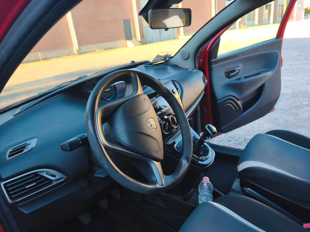 Lancia Ypsilon 2014--900 Benzina Metano Neopatentati