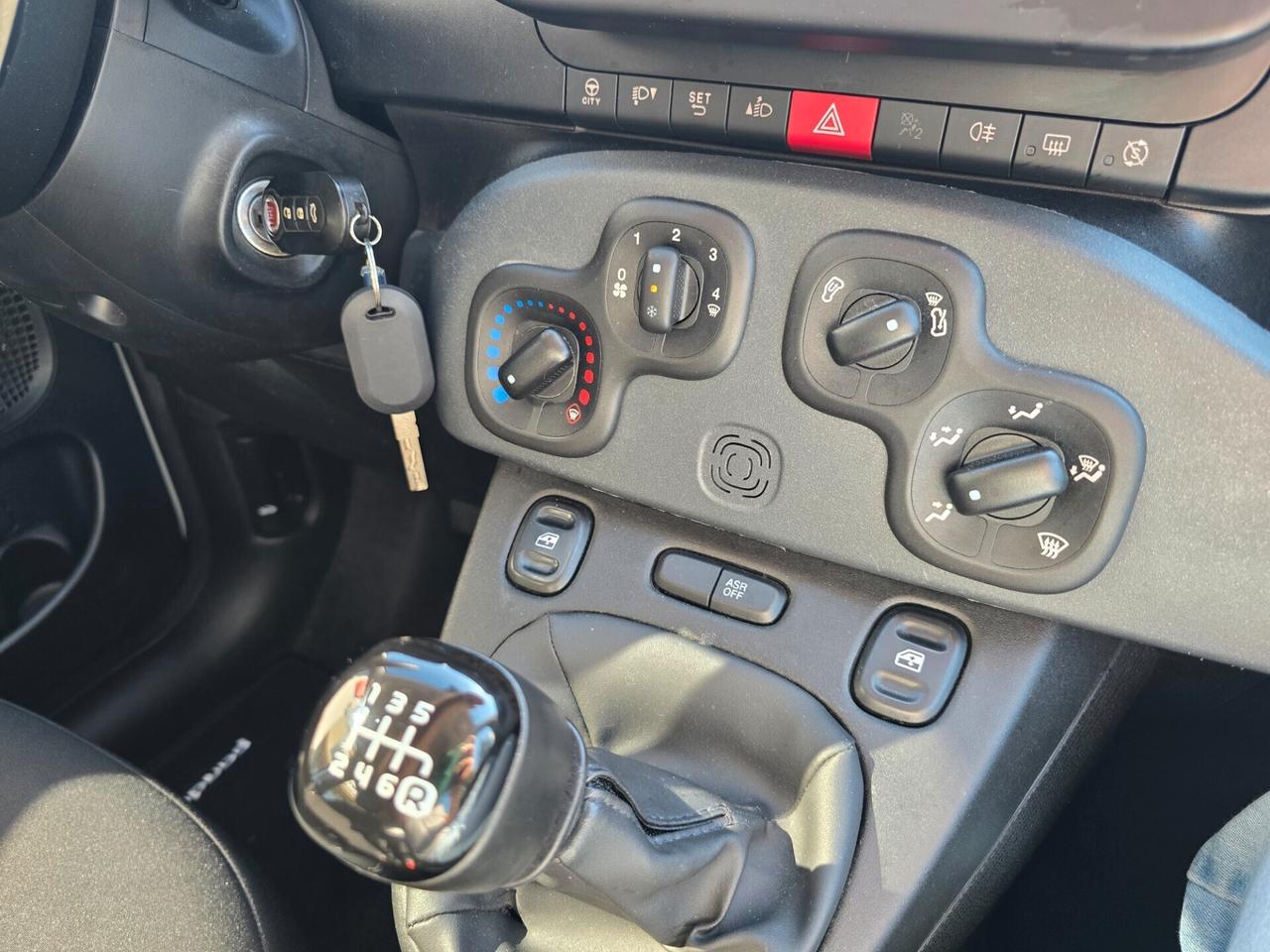 Fiat Panda Cross 1.0 Hybrid - BLUETOOTH