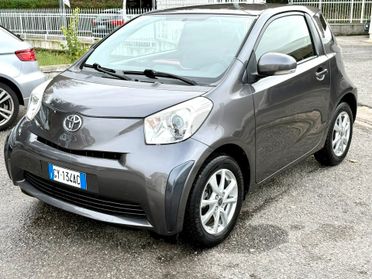 Toyota iQ 1.0 Lounge 4 Posti