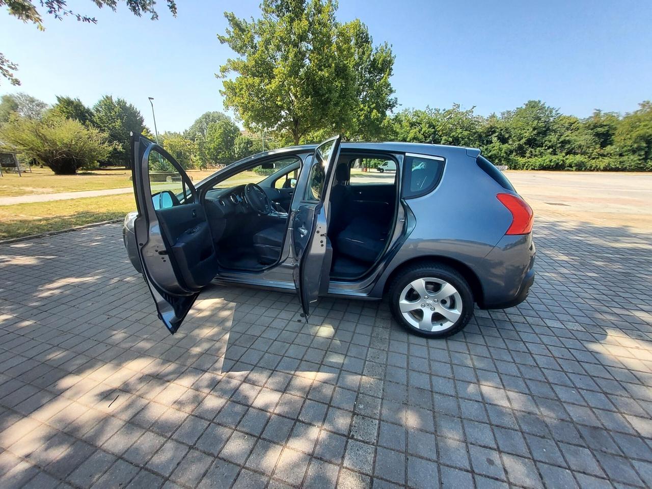 Peugeot 3008 1.6 e-HDi 112CV cambio robotizzato Stop&Start Active