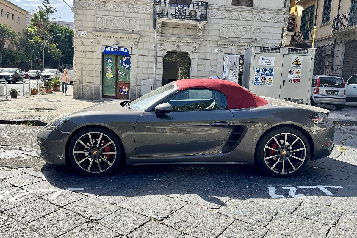 PORSCHE 718 Boxster 2.0