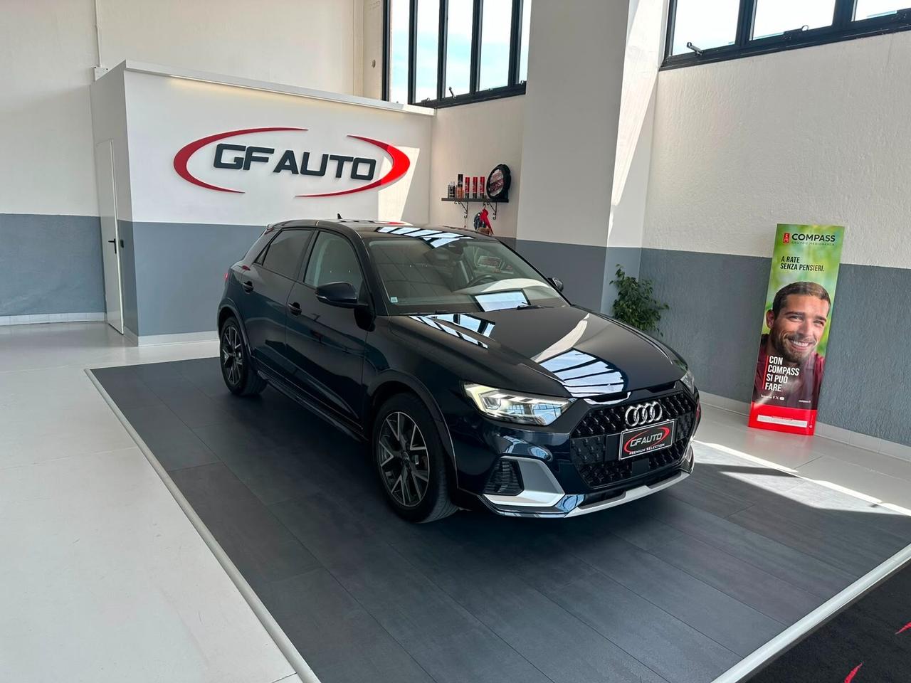 Audi A1 citycarver 30 TFSI S tronic Identity Contrast