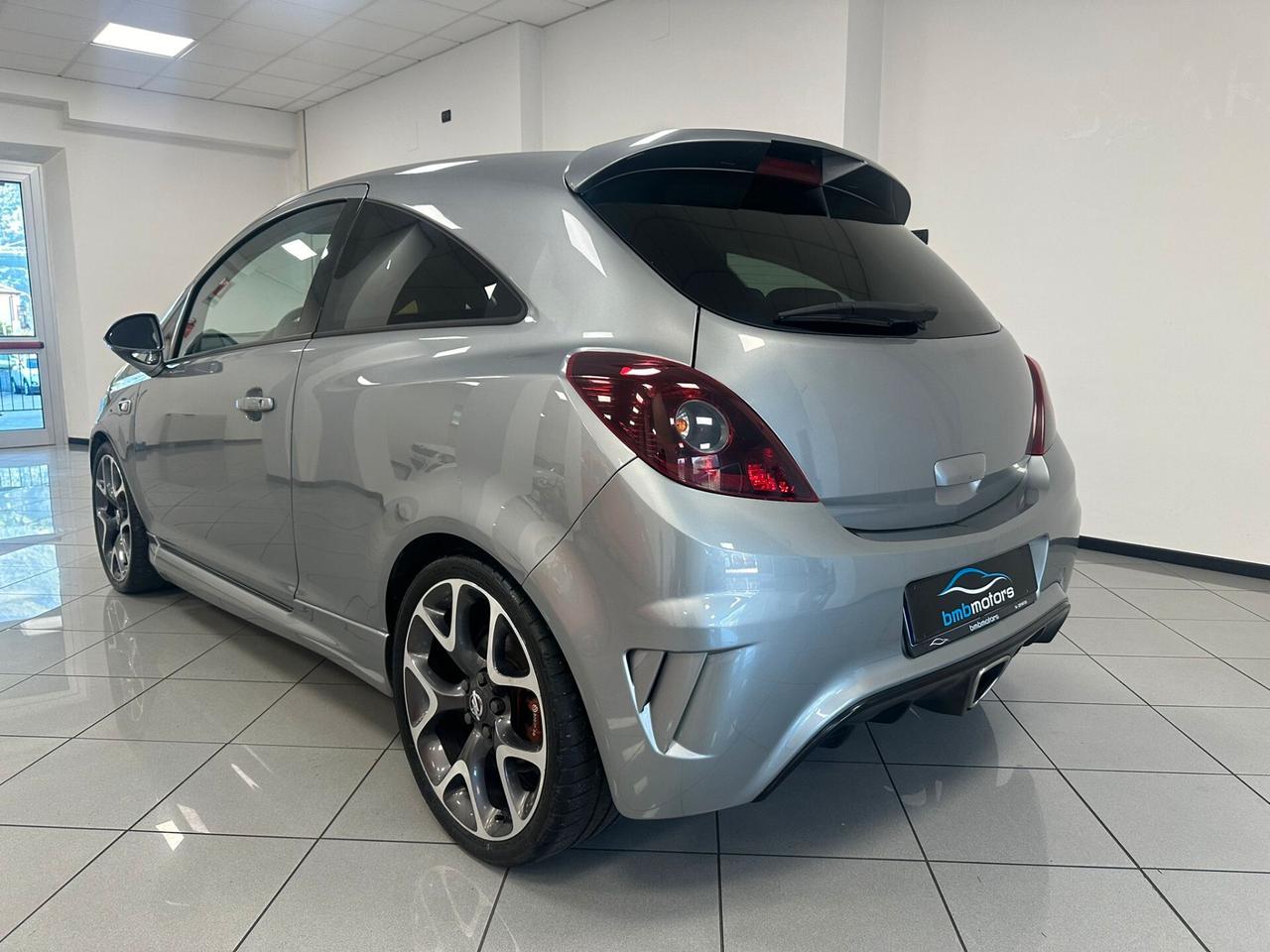 Opel Corsa 1.6 T 192CV 3 porte OPC