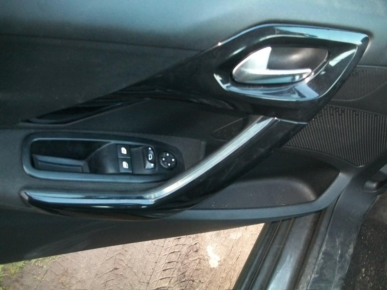 Peugeot 208 1.0 VTi 68 CV 3 porte Active si neopatentati garanzia un anno